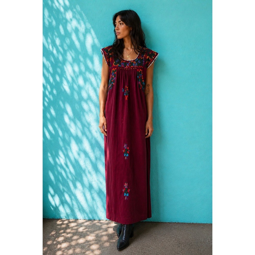 Vintage 70s Oaxacan Boho Hand Embroidered Cotton Maxi Dress Mexican Folk Medium